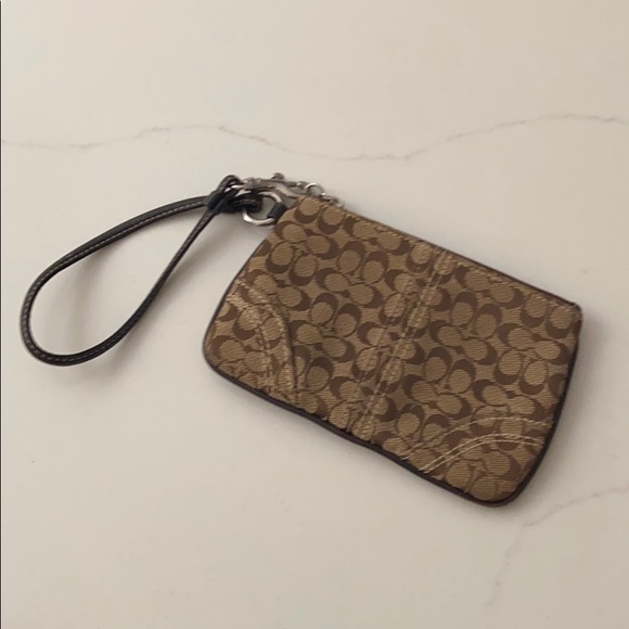 REDUCED!! Coach Wristlet/Clutch in Signature Print - Picture 2 of 4